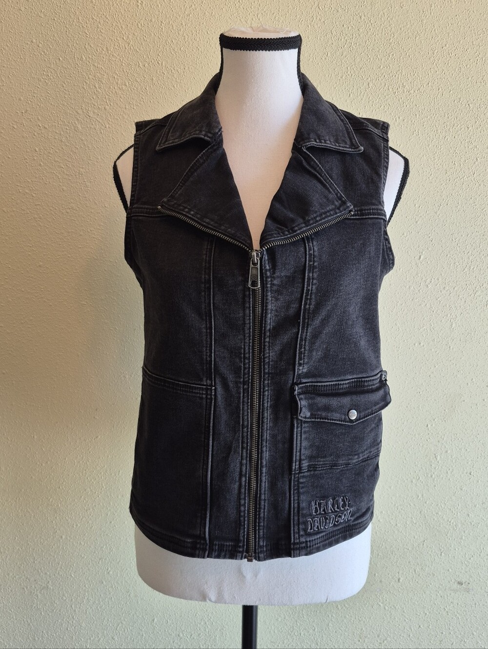 Harley Davidson Womens Winged Bling Logo Black Denim Vest Size Medium - Picture 2 of 8